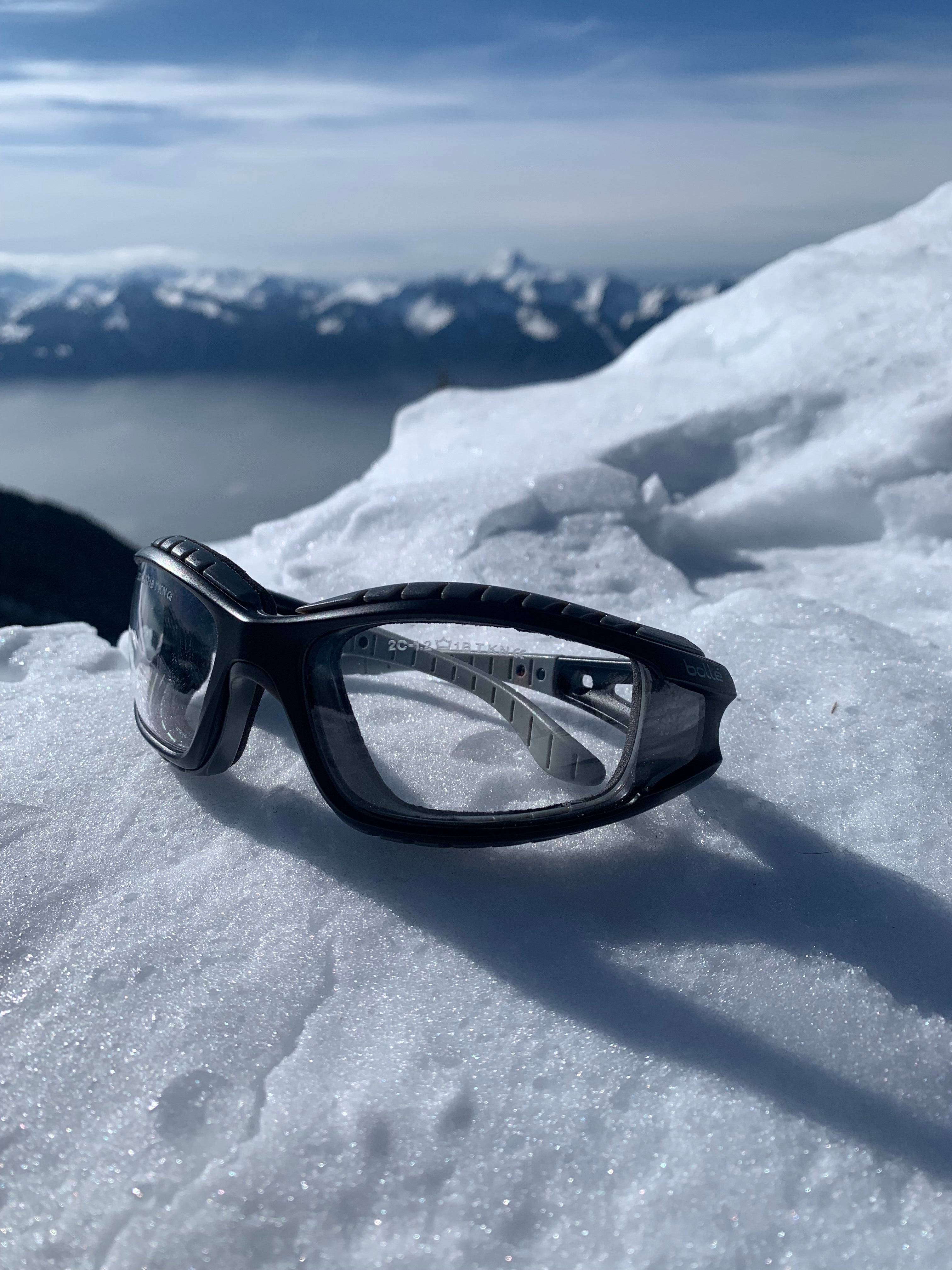 Wraparound cycling glasses and sunglasses