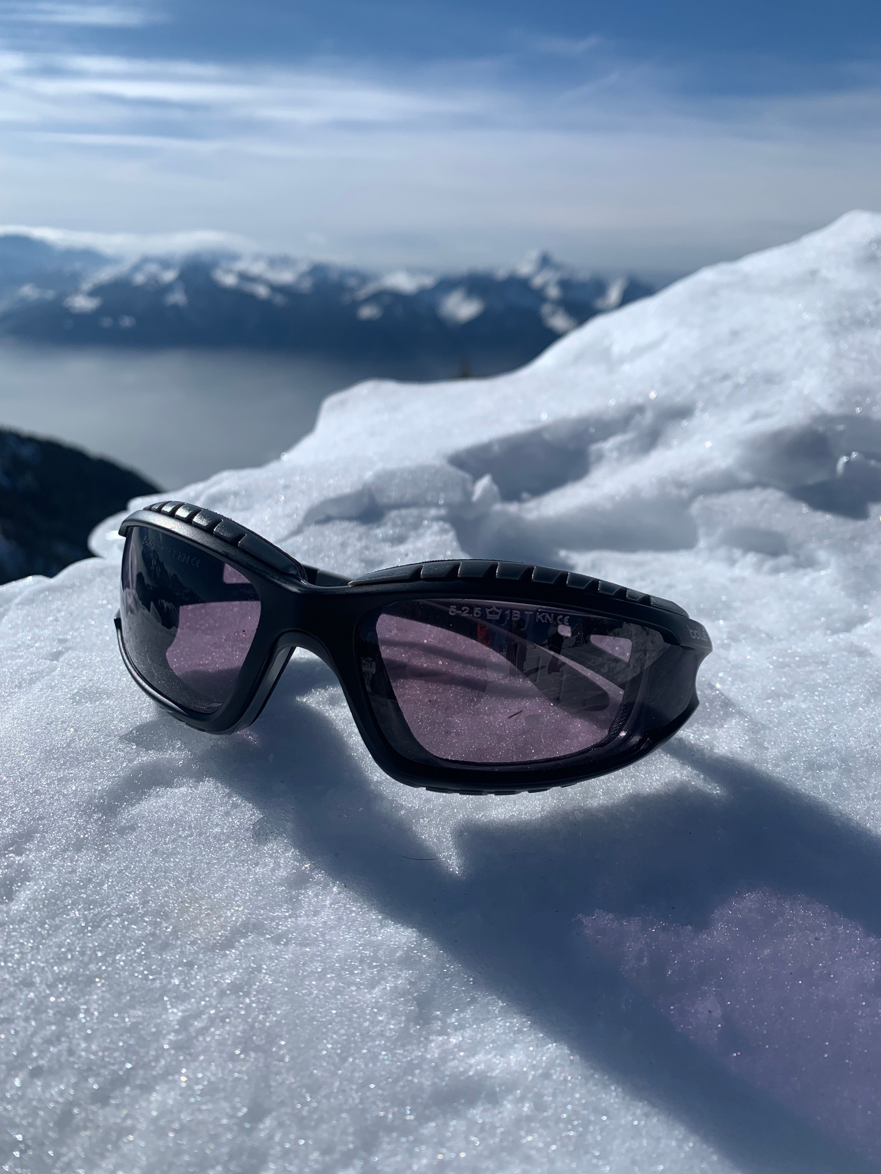 Wraparound cycling glasses and sunglasses