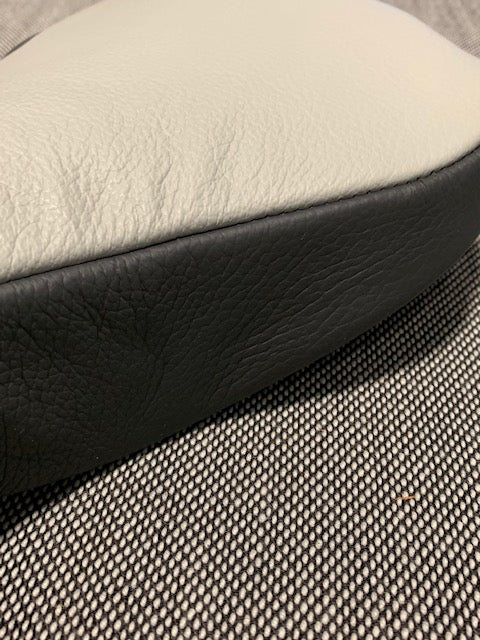 Easy Rider - Light grey and charcoal grey